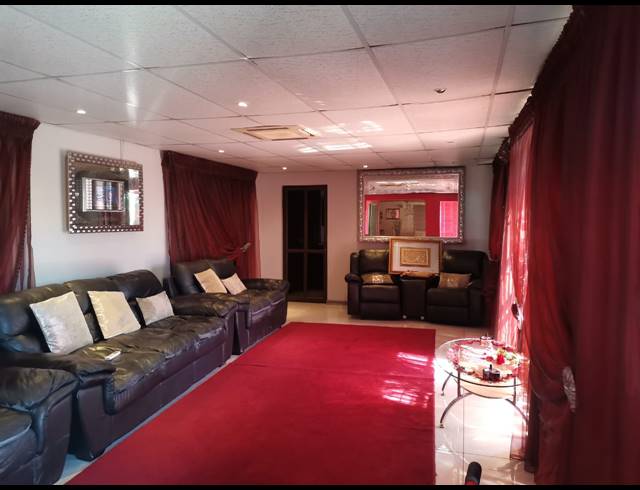3 BEDROOM HOUSE FOR SALE IN KARLIENPARK